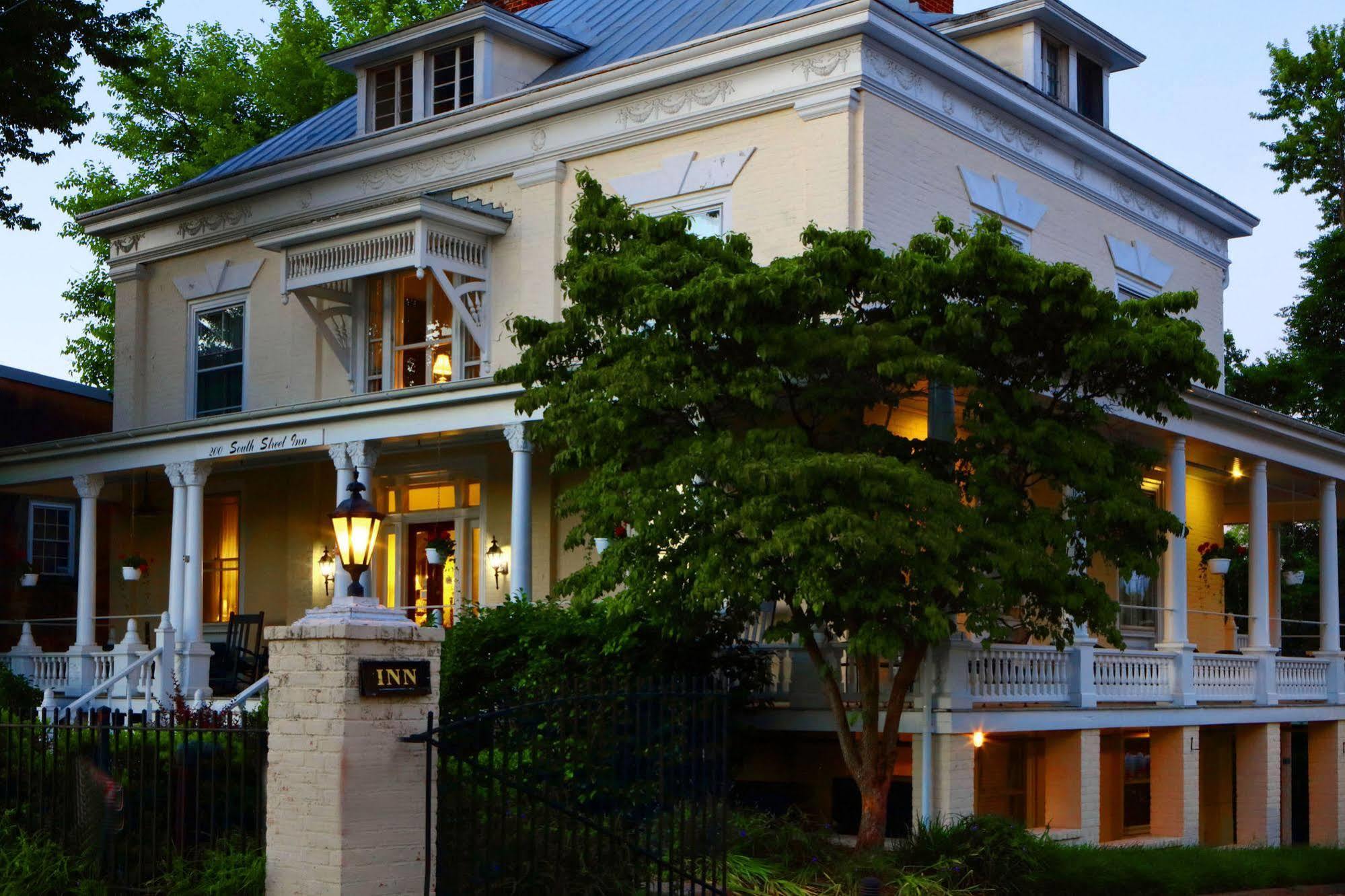 200 South Street Inn Charlottesville Exterior photo